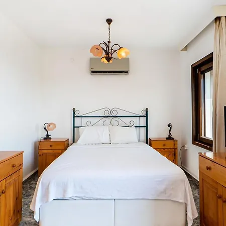 Sea View House W Garden And Balcony 8 Min To Beach Αλικαρνασσός